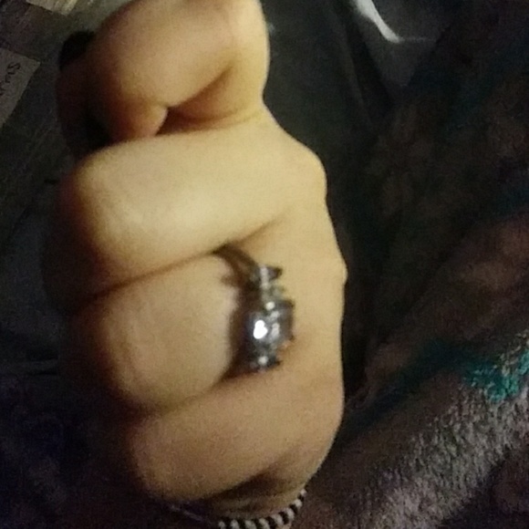 Purple ring 💍 - Picture 3 of 3